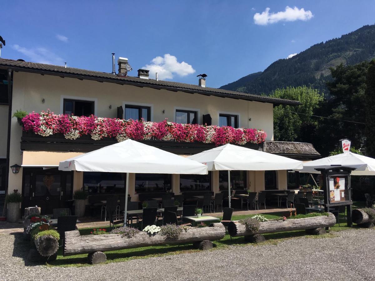 Restaurant Gaestehaus Wiesenheim Uderns Exterior photo